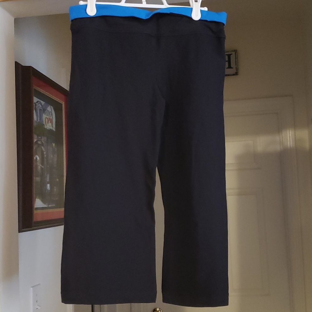 Black Capri Workout Pants S High Rise Athletic Yoga Gym Activewear - Picture 3 of 4